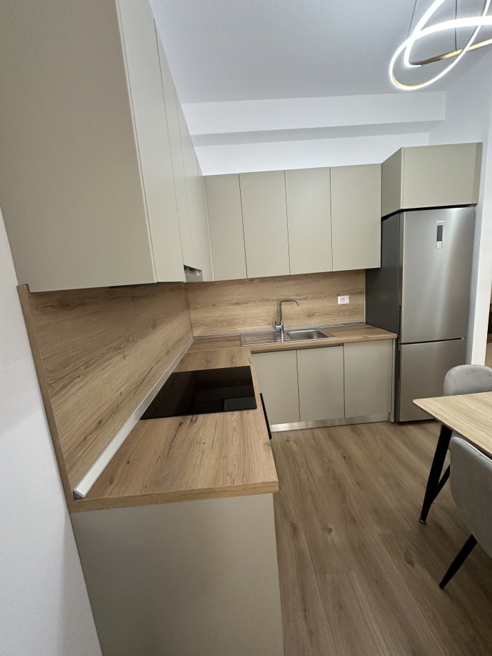 Tirane, jepet me qera apartament 2+1+Ballkon Kati 4, 85 m² 500 € (Ali Demi Pasho Hysa)