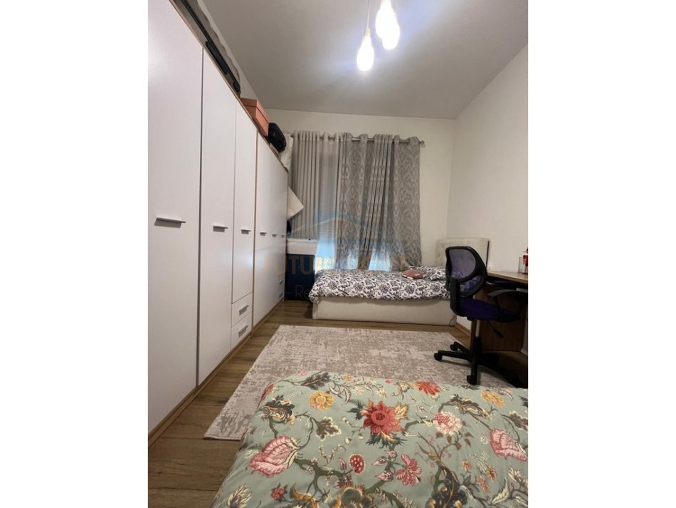 Tirane, shitet apartament 2+1+Ballkon Kati 5, 121 m² 385.000 € 