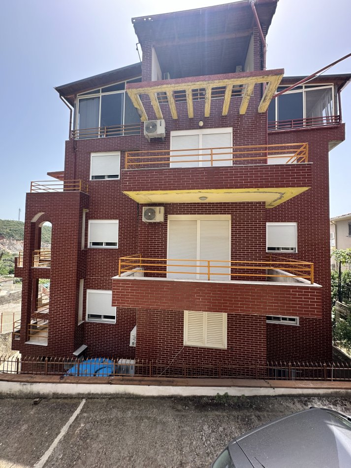 Dhermi - Palase, jepet me qera hotel Kati 4, 500 m² (Dhermi - Himar)