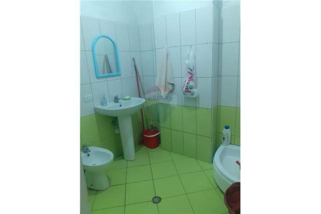 Tirane, jepet me qera apartament 1+1+BLK Kati 2, 25.000 Leke (Yzberisht)