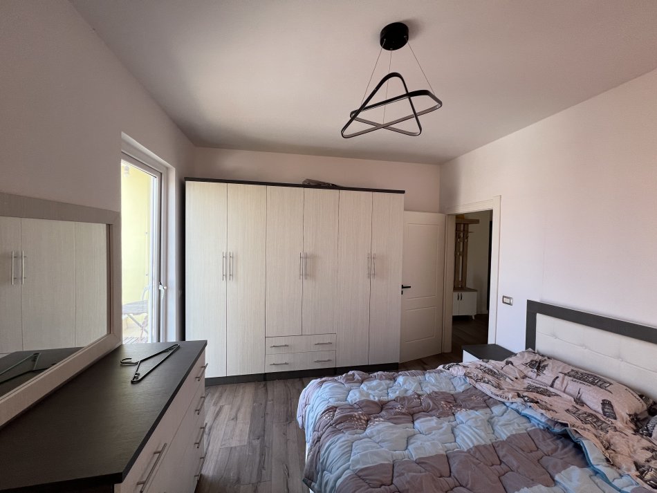 Tirane, jepet me qera apartament 1+1+Ballkon Kati 5, 80 m² 470 € 