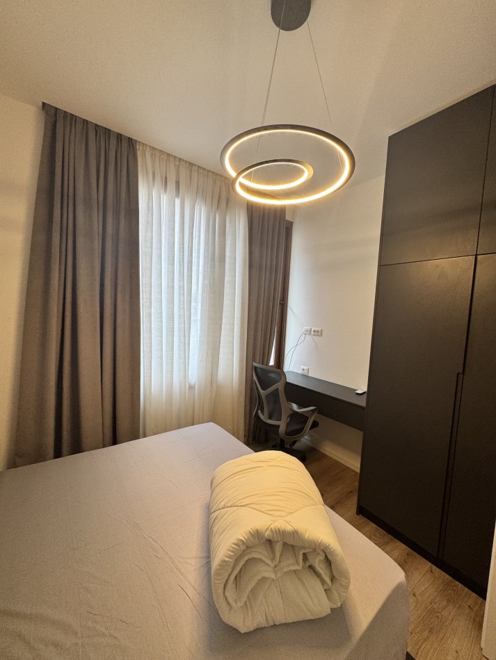 Tirane, jepet me qera apartament 2+1 me parkim Kati 1, 90 m² 700 € (Blloku i Vilave Selite)