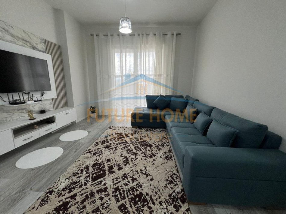 Tirane, shitet apartament 2+1+Ballkon Kati 2, 93 m² 175.000 € 