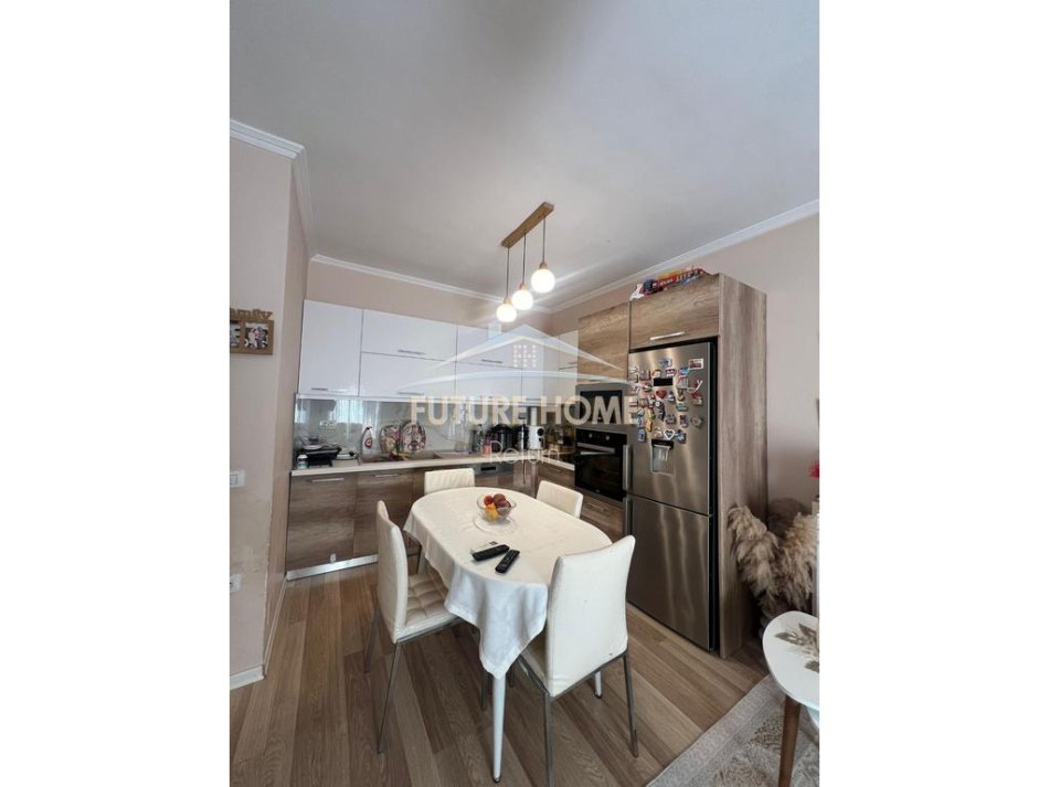 Tirane, shitet apartament 1+1+Ballkon Kati 2, 73 m² 105.000 € 