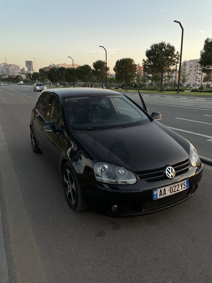 Tirane, shes makine Golf V Nafte, e zeze automatik Kondicioner 260.000 km