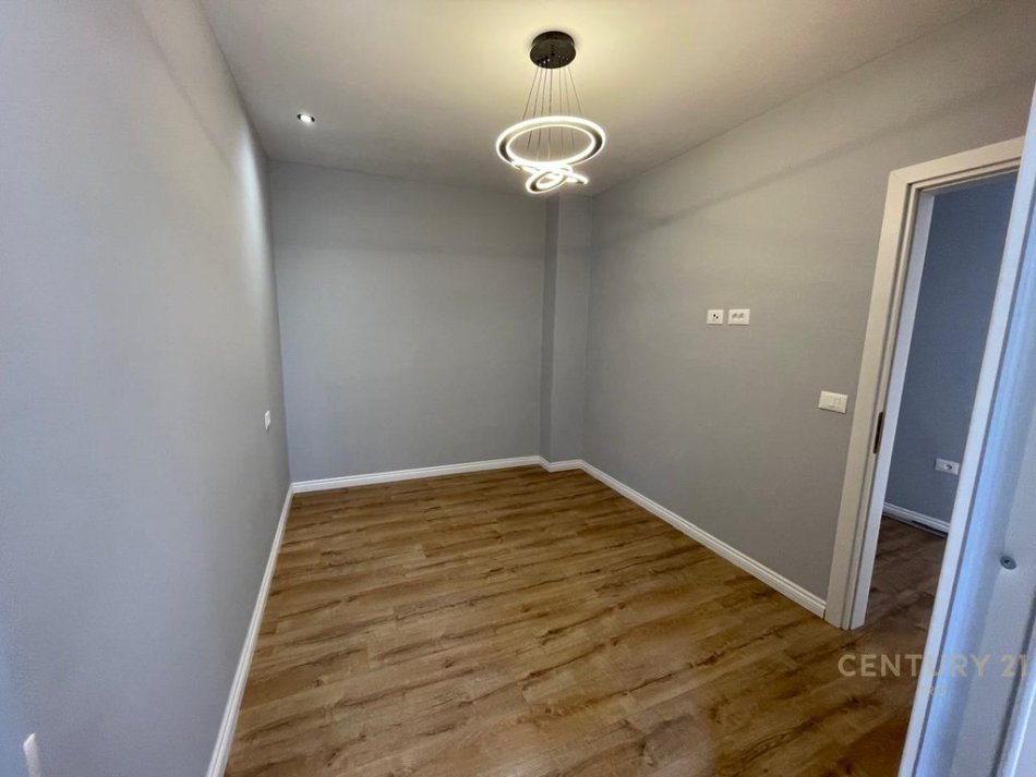 Tirane, shitet apartament 1+1 Kati 6, 49 m² 98.000 € (Ali Demi)