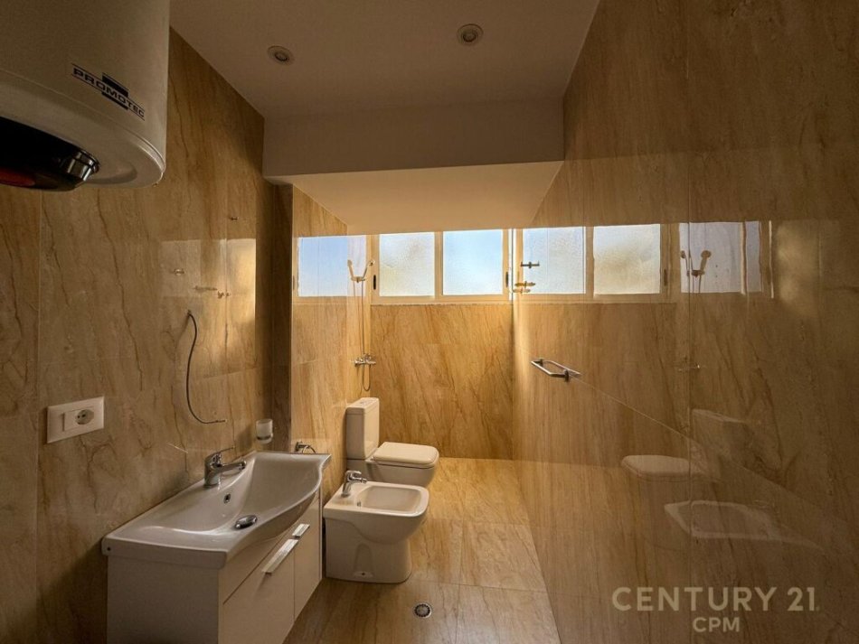 Tirane, shitet apartament 3+1, , 93 m² 168,000 € (21 dhjetori)