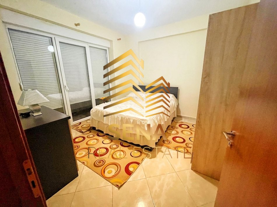 Tirane, jepet me qera apartament 2+1+Ballkon Kati 2, 87 m² 500 € (Rruga Hamdi Sina)