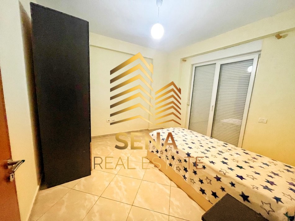 Tirane, jepet me qera apartament 2+1+Ballkon Kati 2, 87 m² 500 € (Rruga Hamdi Sina)
