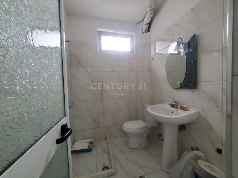 Tirane, shitet apartament 1+1, Kati 1, 54 m² 66,000 € (Kinostudio)
