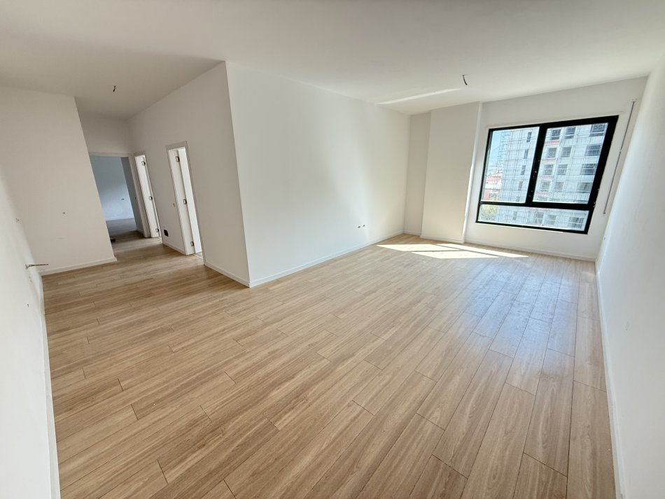 Tirane, shitet apartament 3+1+Ballkon Kati 5, 122 m² 170.000 € (5 maji)
