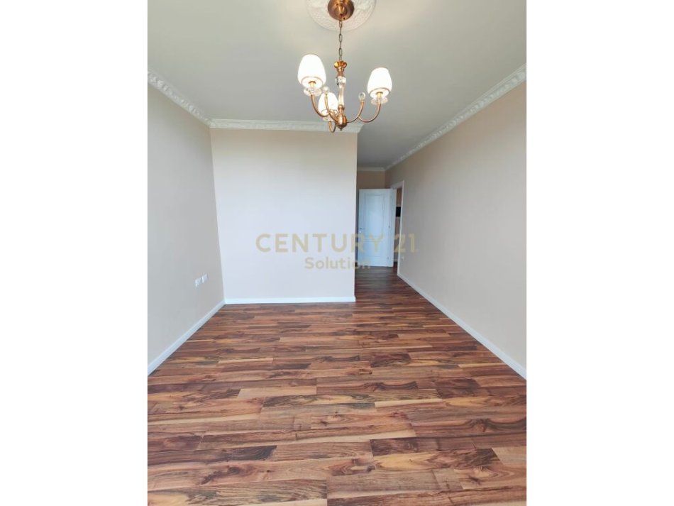 Tirane, shitet apartament 2+1+Ballkon, Kati 3, 124 m² 248,000 € (Liqeni Thate)