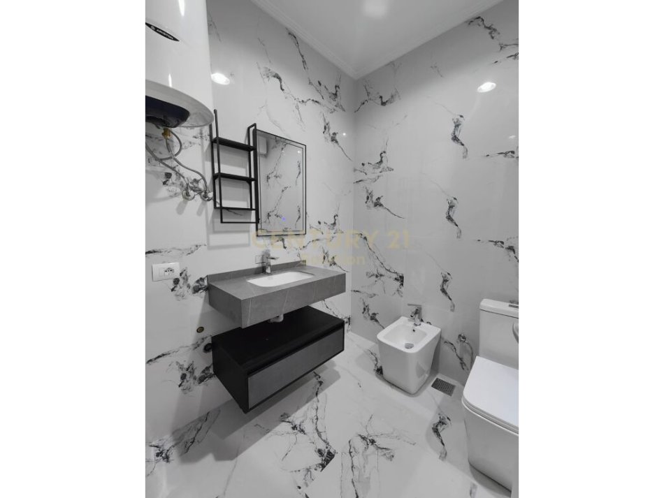 Tirane, shitet apartament 2+1+Ballkon, Kati 3, 124 m² 248,000 € (Liqeni Thate)