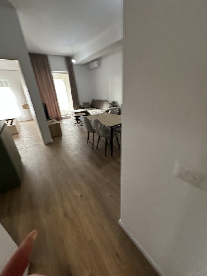 Tirane, jepet me qera apartament 1+1+Ballkon Kati 4, 58 m² 400 € (Pasho Hysa)
