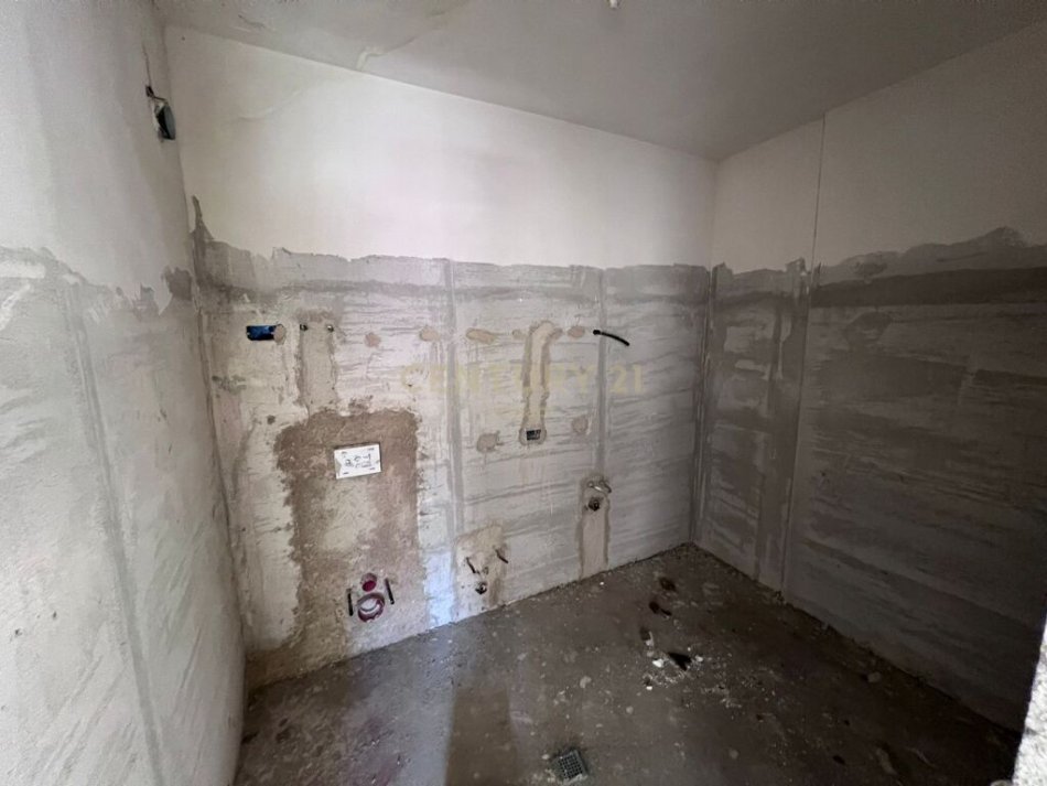 Tirane, shitet apartament 2+1, , 102 m² 140,000 € (Porcelan Rezidenca)
