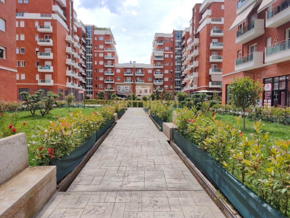 Tirane, jepet me qera zyre , Kati 2, 77 m² 350 € (Sima Com Astir)