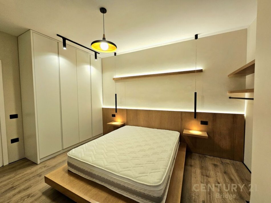 Tirane, jepet me qera apartament 1+1, Kati 6, 75 m² 500 € (Yzberisht)