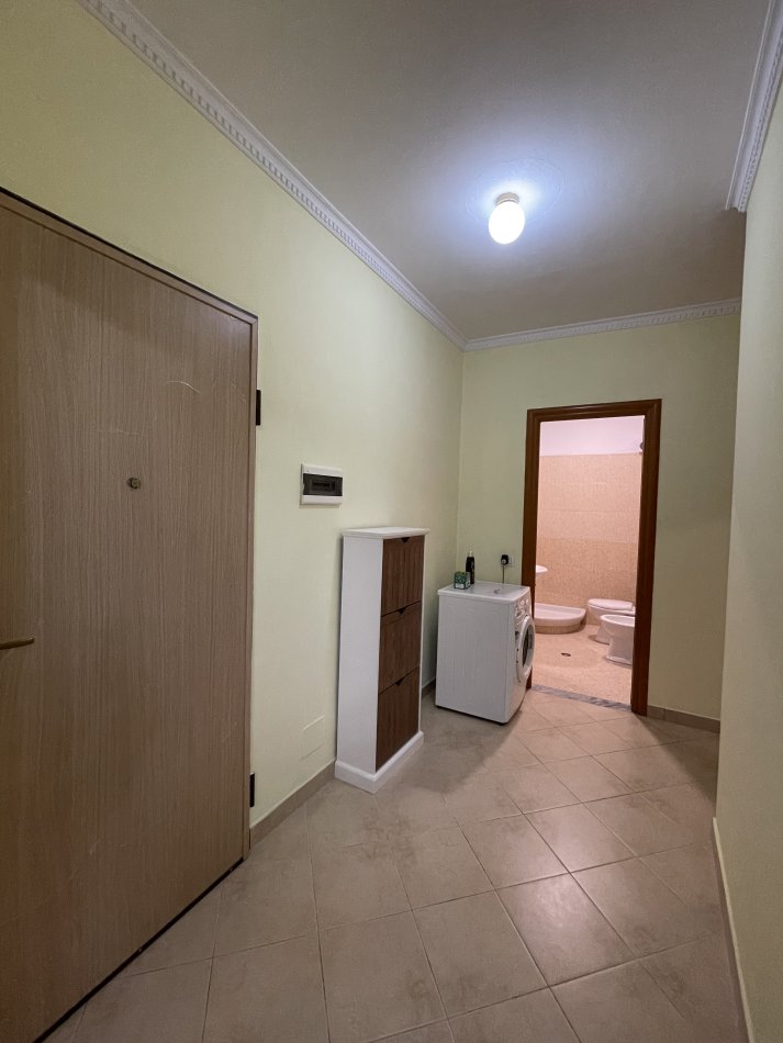 Tirane, jap me qera apartament 2+1+Ballkon Kati 4, 101 m² 500 € (Kodra e Diellit)