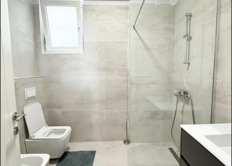 Tirane, shitet apartament 2+1+Ballkon , (Liqeni i thate,Green Terrace FZ)