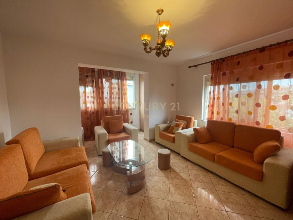 Tirane, jepet me qera apartament 1+1, Kati 4, 51 m² 300 € (Rrethrotullimi Shkozes)