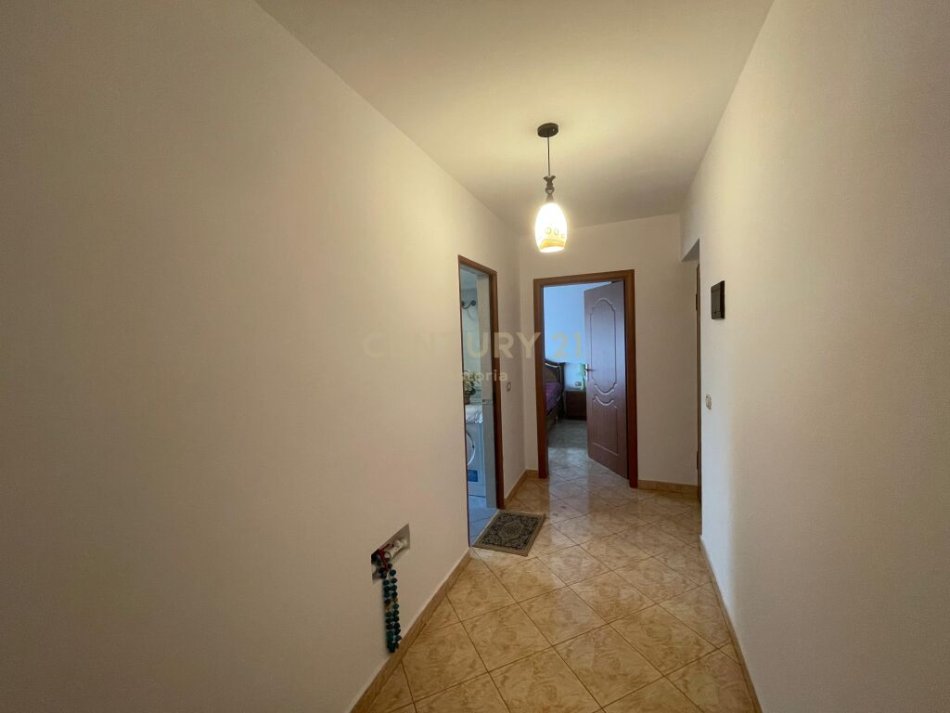 Tirane, jepet me qera apartament 1+1, Kati 4, 51 m² 300 € (Rrethrotullimi Shkozes)