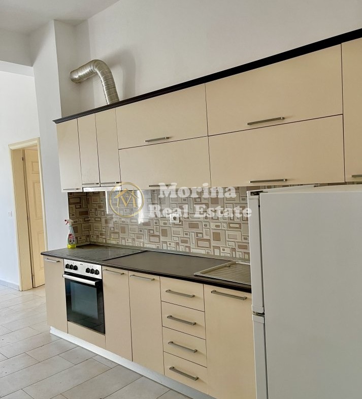 Tirane, shitet apartament 2+1 Kati 2, 140 m² 130.000 € (Astir)