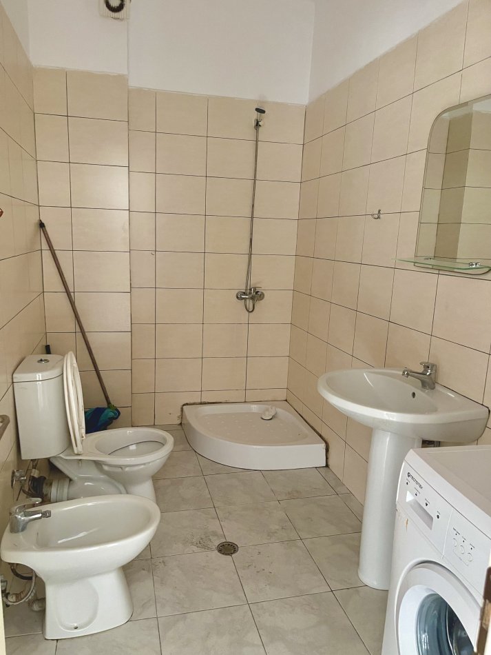 Tirane, shitet apartament 2+1+Aneks+Ballkon Kati 2, 141 m² 140.000 € (astir)