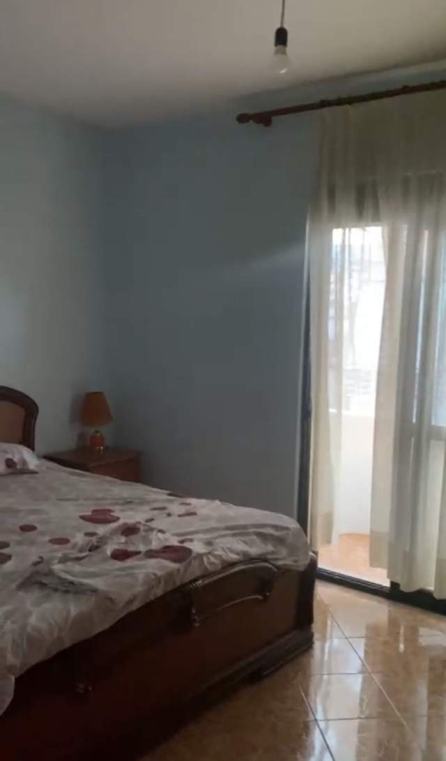 Tirane, jepet me qera apartament 1+1 Kati 3, 65 m² 30.000 Leke (Vilat Gjermane)