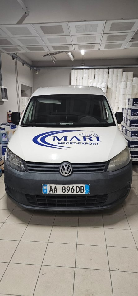 Durres, shes Furgon VOSWAGEN Nafte, e bardhë manuale Kondicioner 320.000 km 3.500 €