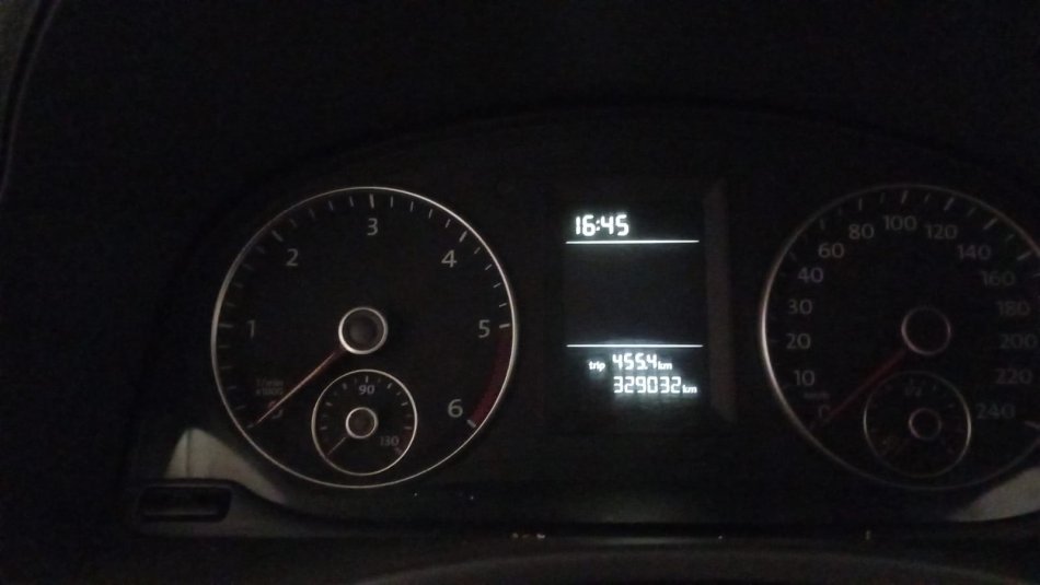 Durres, shes Furgon VOSWAGEN Nafte, e bardhë manuale Kondicioner 320.000 km 3.500 €
