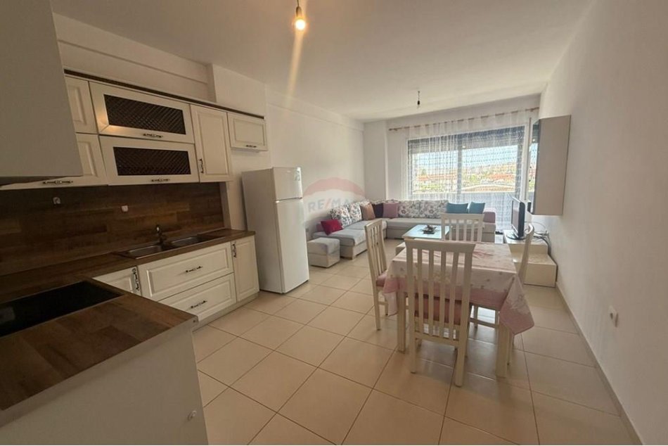 Tirane, jepet me qera apartament 2+1 , 80 m² 550 € (Astir)