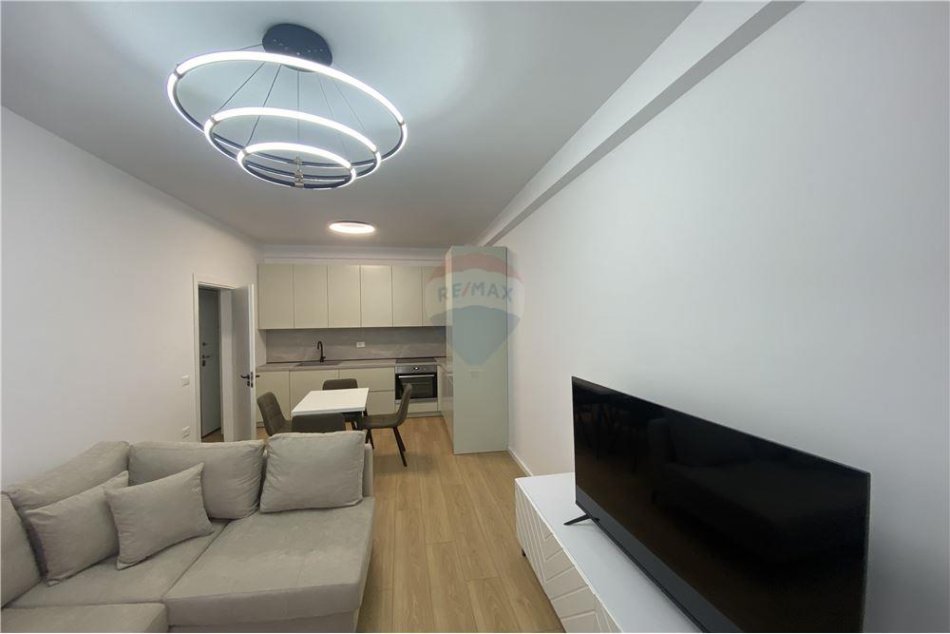 Tirane, jepet me qera apartament 1+1+Ballkon Kati 3, 60 m² 550 € (Rezidenca euro 3 d)