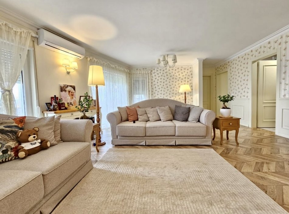 Tirane, jepet me qera apartament 2+1+Aneks+Ballkon Kati 3, 126 m² 1.000 € (Rruga e Zallit)