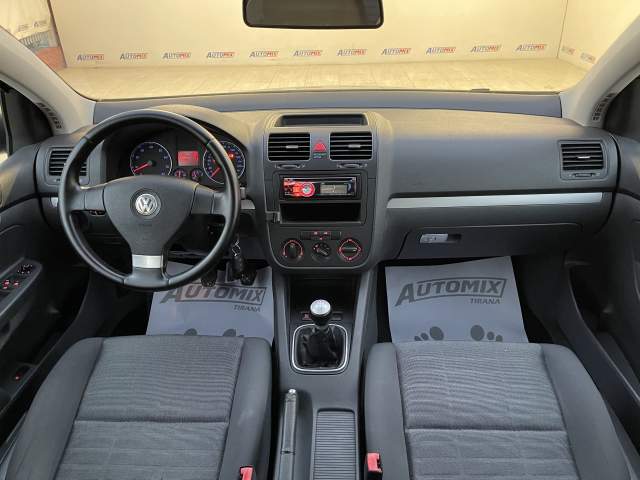 Tirane, shes makine Volkswagen golf 5 Viti 2007, 4.600 Euro