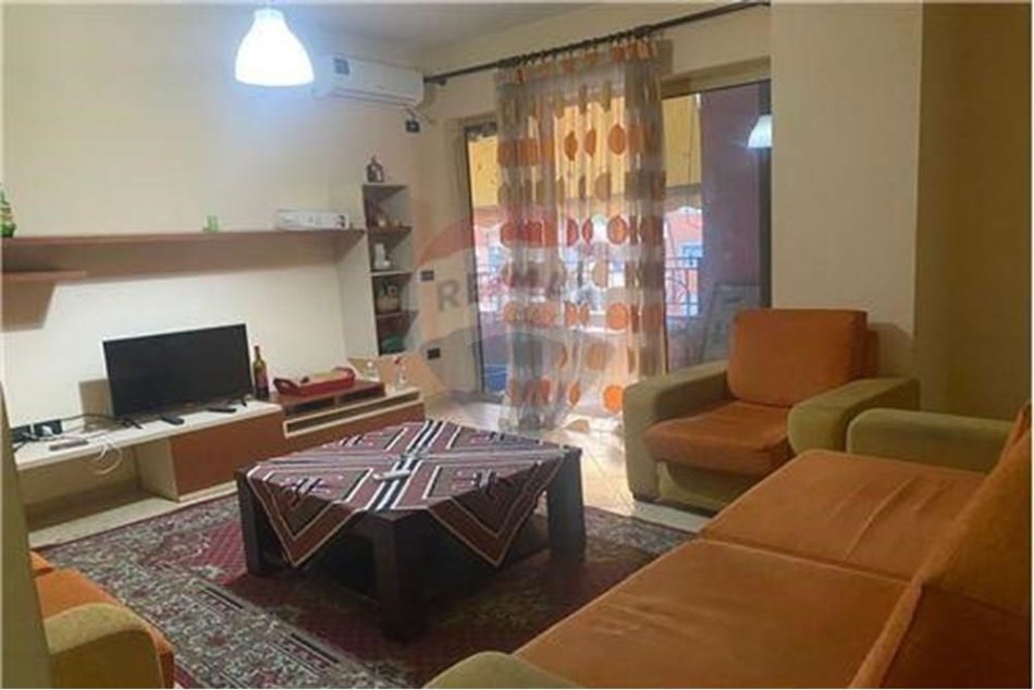 Tirane, jepet me qera apartament 2+1 , 90 m² 400 € (Astir)