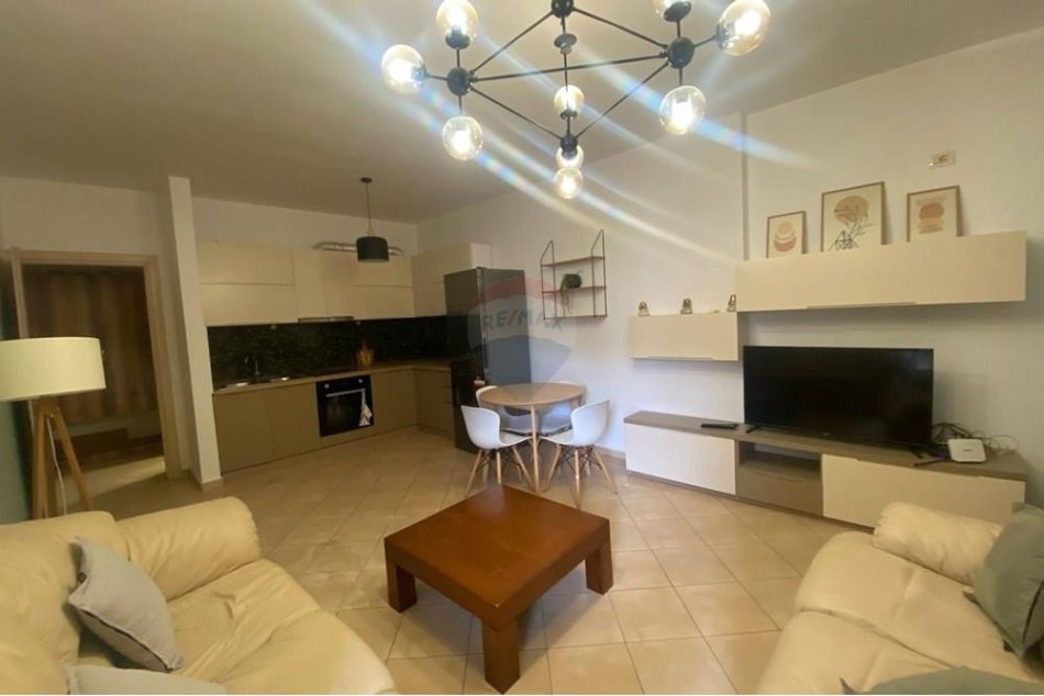 Tirane, jepet me qera apartament 2+1 , 100 m² 400 € (Fresk)