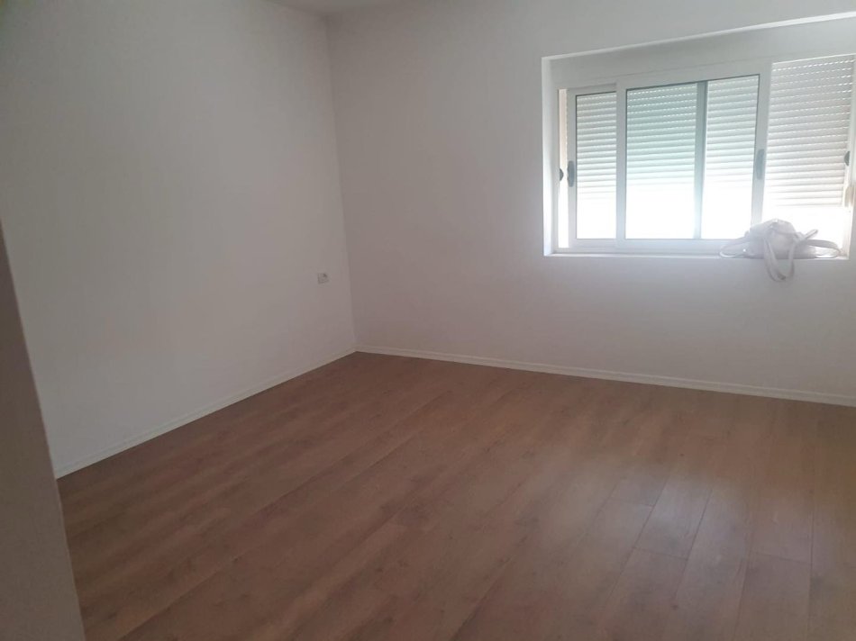 Tirane, shes apartament 2+1+Aneks+Ballkon Kati 3, 80 m² 139.000 € (Brryli)