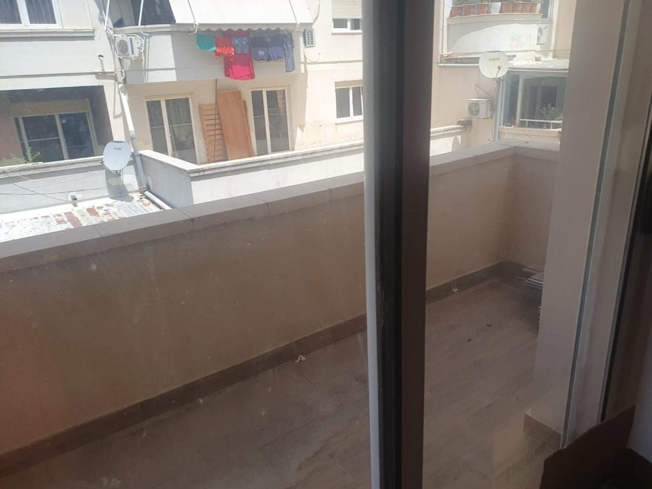 Tirane, shes apartament 2+1+Aneks+Ballkon Kati 3, 80 m² 139.000 € (Brryli)