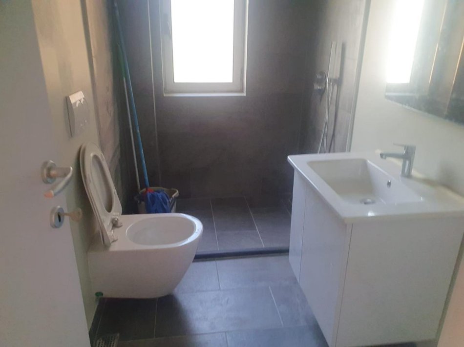 Tirane, shes apartament 2+1+Aneks+Ballkon Kati 3, 80 m² 139.000 € (Brryli)