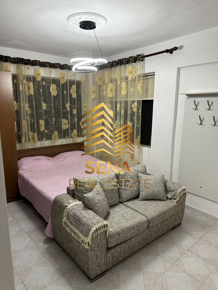 Tirane, jepet me qera garsonier 1+1 Kati 1, 45 m² 350 € (Rruga Dhimitër Shuteriqi)