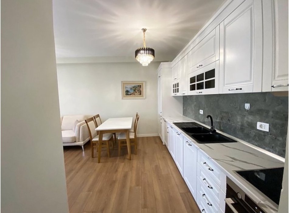 Tirane, jepet me qera apartament 2+1+Ballkon Kati 4, 90 m² 650 € (Jordan Misja ,Quartium Residence)