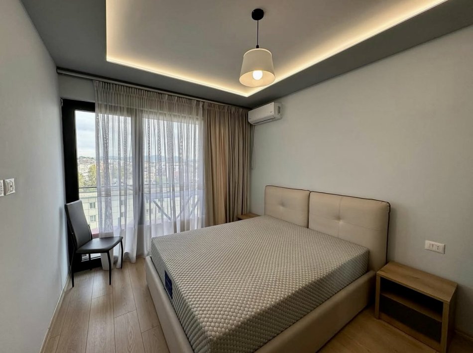 Tirane, jepet me qera apartament 1+1+Ballkon Kati 6, 500 m² 500 € (Rruga e Dibres)