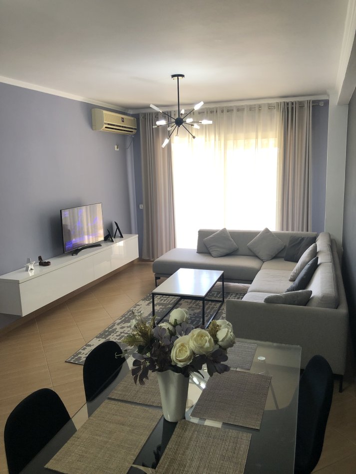 Tirane, shitet apartament 2+1+Aneks+Ballkon Kati 5, 113 m² 144.000 € (astir)