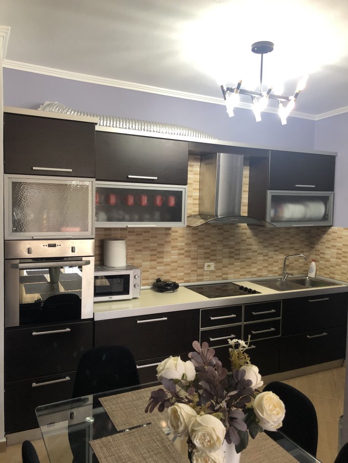 Tirane, shitet apartament 2+1+Aneks+Ballkon Kati 5, 113 m² 144.000 € (astir)