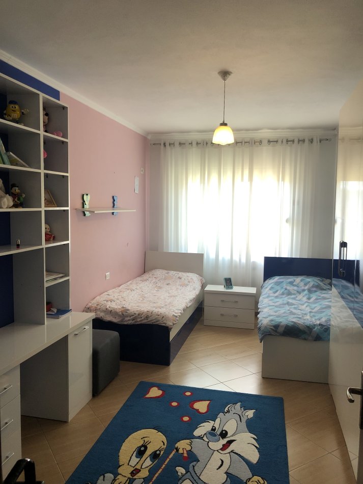 Tirane, shitet apartament 2+1+Aneks+Ballkon Kati 5, 113 m² 144.000 € (astir)