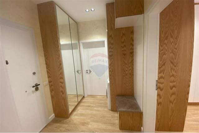 Tirane, jepet me qera apartament 1+1+BLK Kati 9, 77 m² 550 Euro (Kompleksi Kontakt)