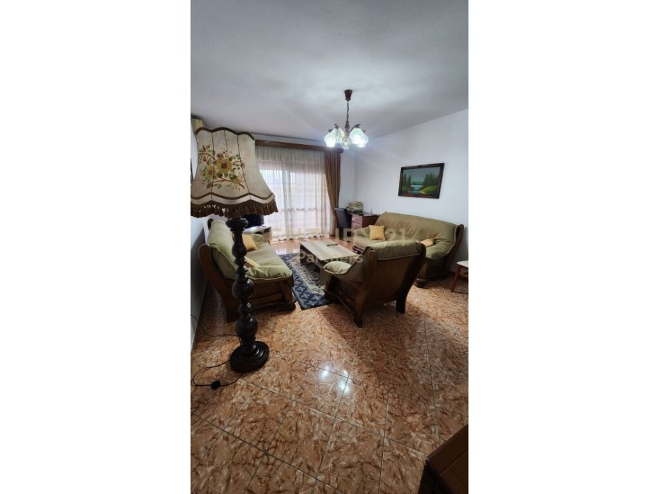 Tirane, jepet me qera apartament 2+1+Ballkon Kati 4, 110 m² 550 € (Rruga Kavajës)