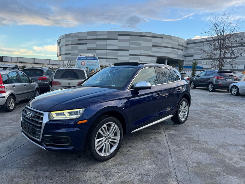 Tirane, shes makine Audi Q5 Benzin, blu e errët automatik 118.468 km 24.000 €