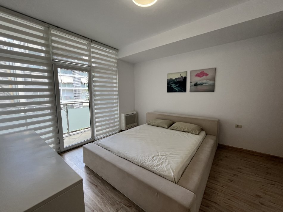 Tirane, shitet apartament , 