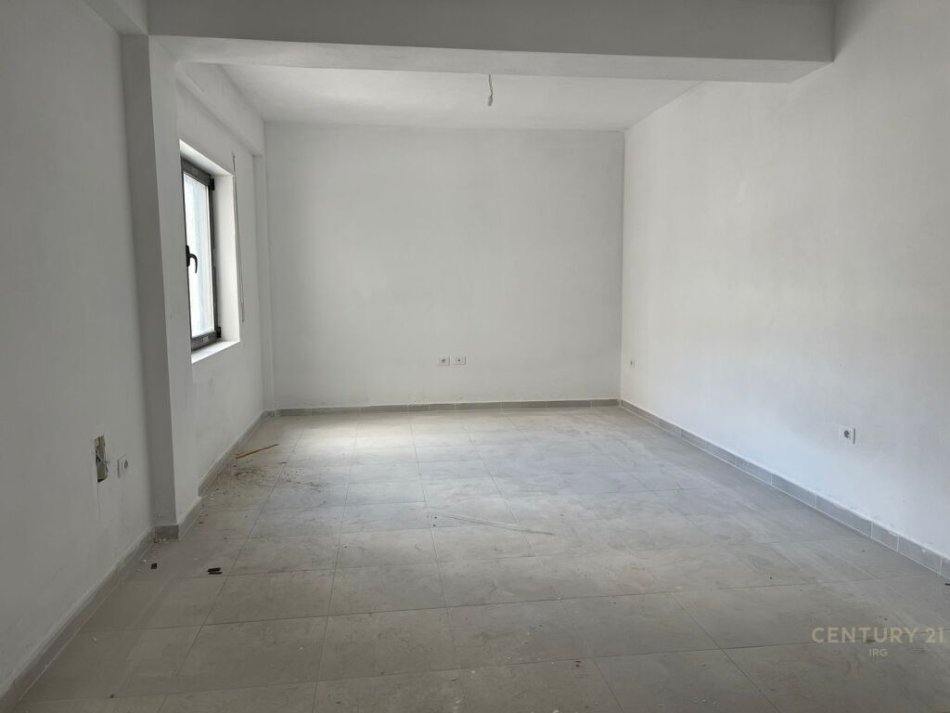 Tirane, shes apartament 1+1+Ballkon Kati 3, 61 m² 97.000 € (Kodra e Diellit 1)